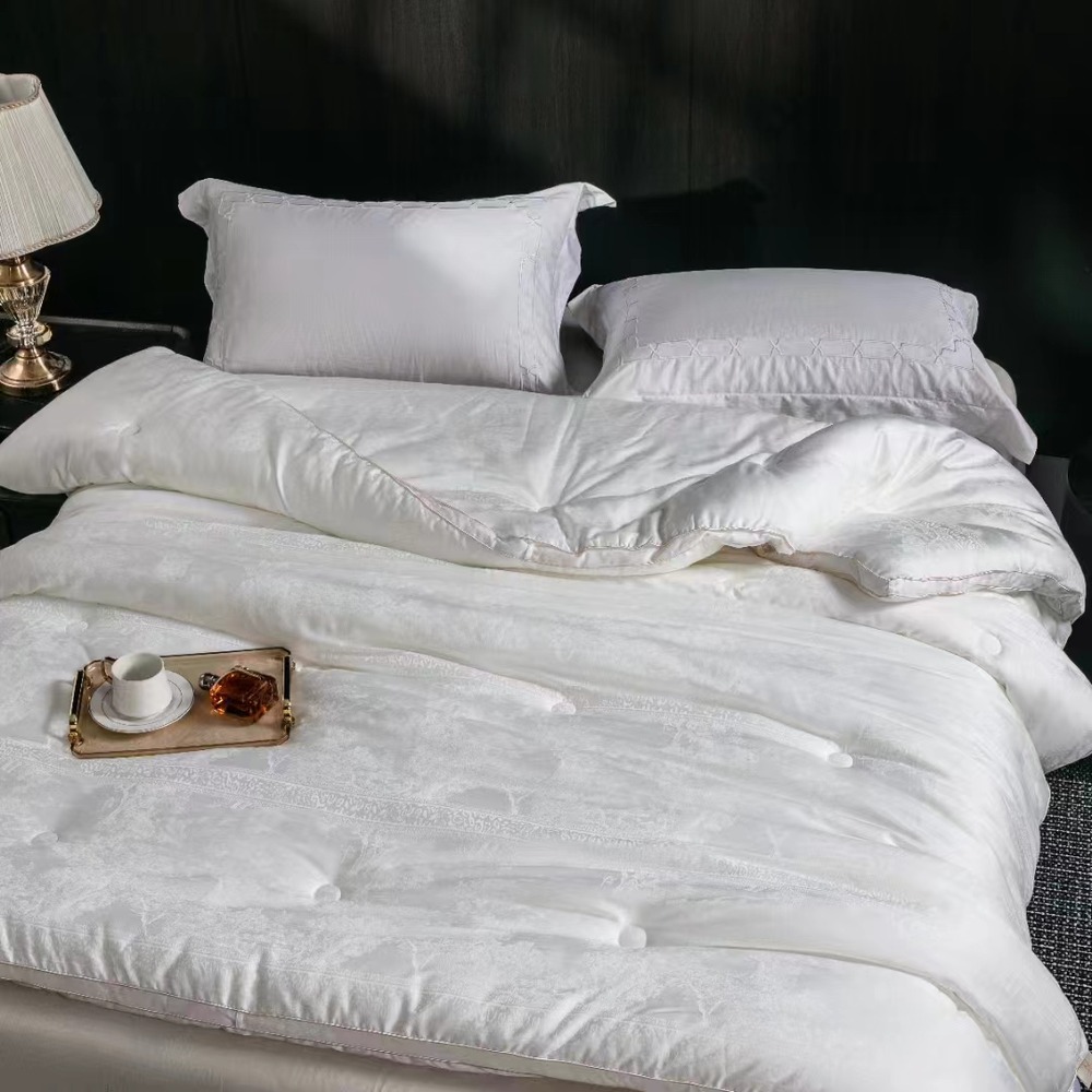 兰蔻木本提花被01